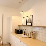 Διαμέρισμα L Escapade Du 9ᵉ Elegant Et Confortable Au Coeur De Παρίσι